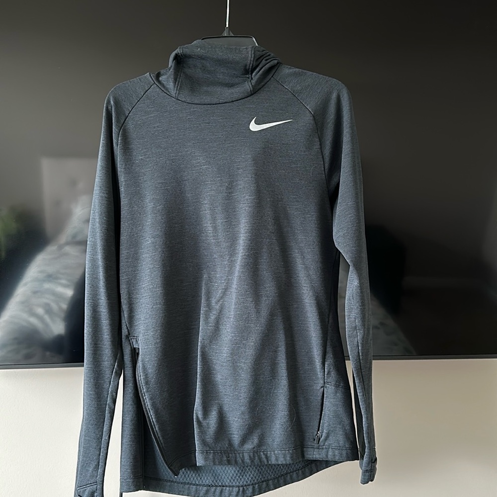 Nike Pull Over workout sweatshirt, Men’s size Small.  100% authentic Nike.